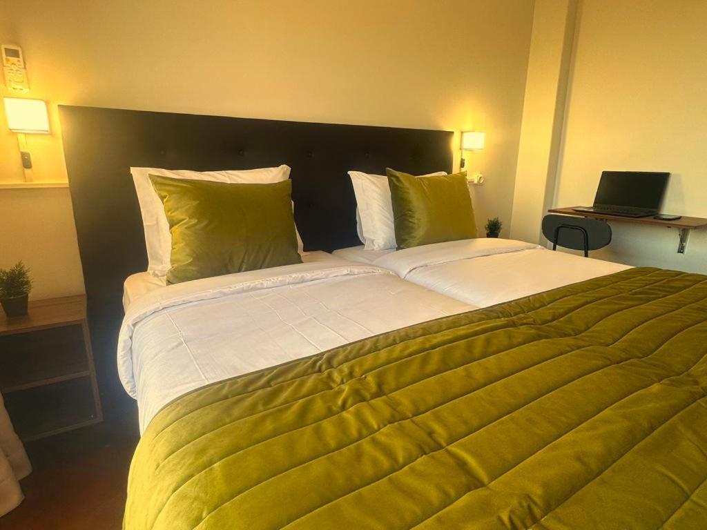 Lisabonna Guest House Amadora Ngoại thất bức ảnh