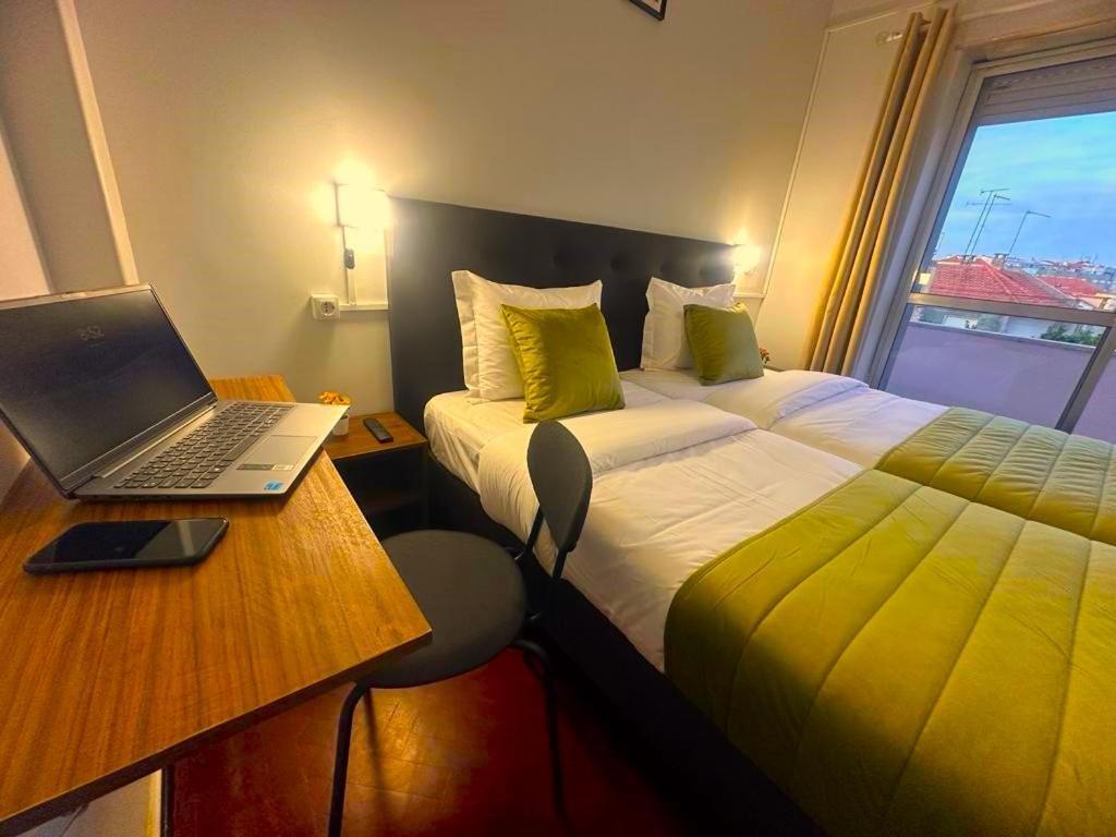 Lisabonna Guest House Amadora Ngoại thất bức ảnh